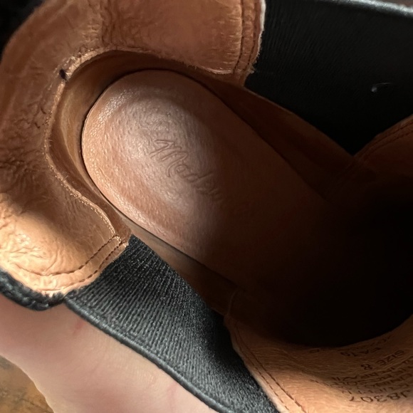 Madewell Regan Chelsea Pull On Leather Boot in Black - Picture 4 of 5